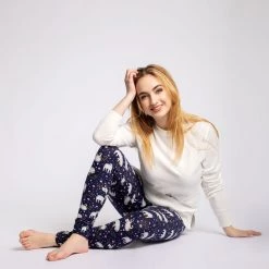 Just Cozy Lovely Sloths - All Season