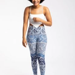 Just Cozy Paisley - All Season