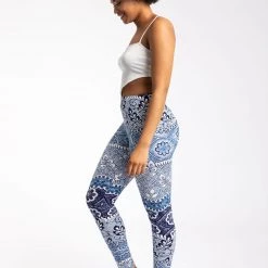 Just Cozy Paisley - All Season