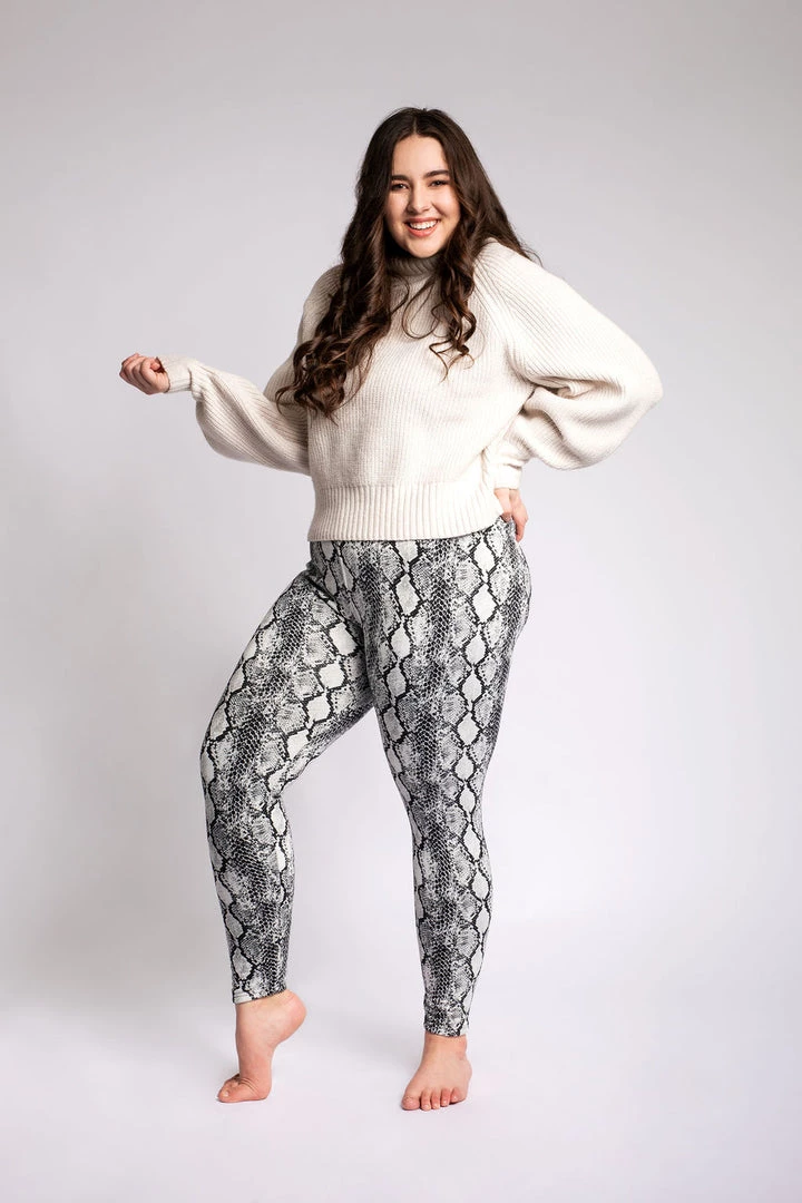 Just Cozy Fur-Lined Snake Skin - Cozy Lined 6 Just Cozy Fur-Lined Snake Skin - Cozy Lined