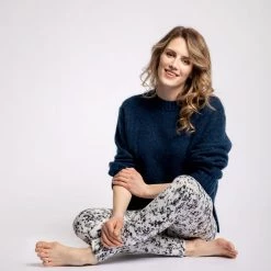 Just Cozy Black & White Acuarela - Cozy Lined