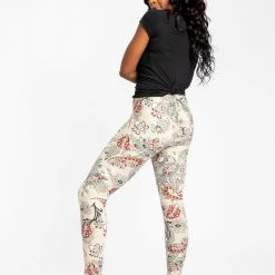 Just Cozy Jacobean Floral - All Season 11 Just Cozy Jacobean Floral - All Season