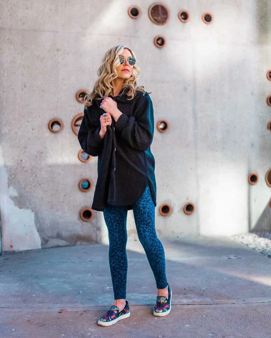 Just Cozy Blue Leopard - All Season 8 Just Cozy Blue Leopard - All Season