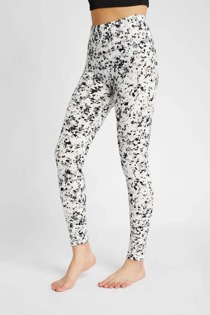 Just Cozy White And Black Splatter - All Season 3 Just Cozy White And Black Splatter - All Season