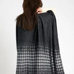 Just Cozy Bella - Ponchos Scarf Scarves 7 Just Cozy Bella - Ponchos Scarf Scarves